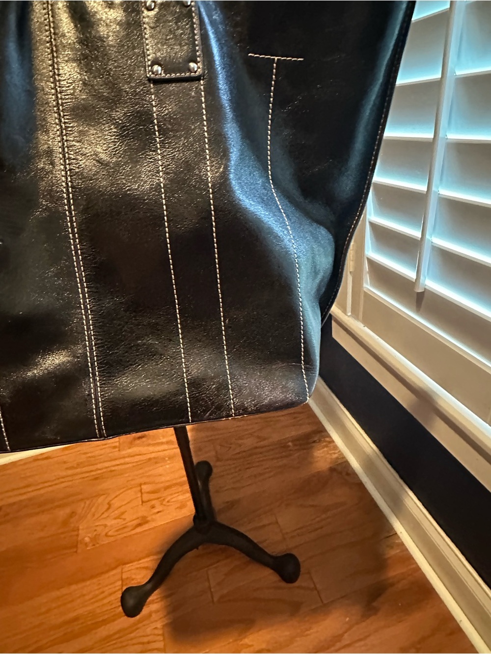 Etienne Aigner Black Leather Tote with Contrast Stitching - Picture 6 of 13